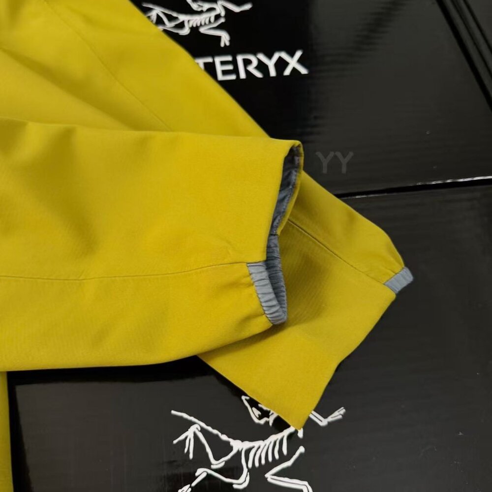 Arc'teryx Men's Vibrant Yellow Ski Jacket - Picture 2 of 7